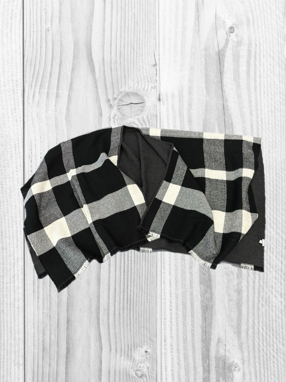 Uniqlo Women’s Black White Plaid Poncho Cape Size 8
